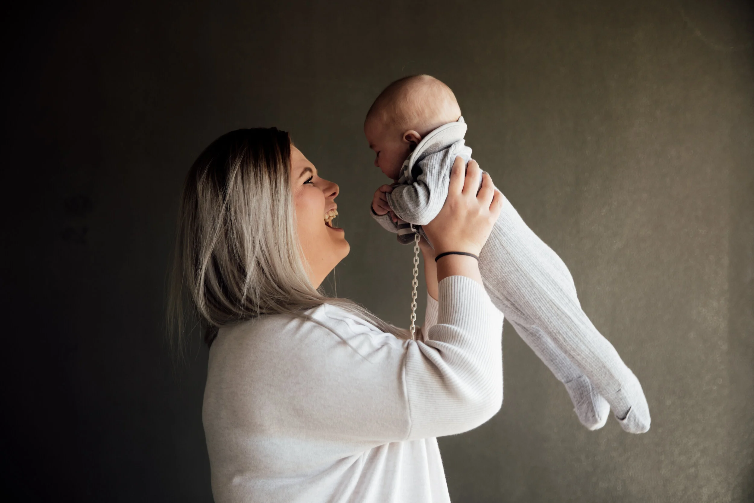  Photography: Anna Turner, Portrait of mother and child 