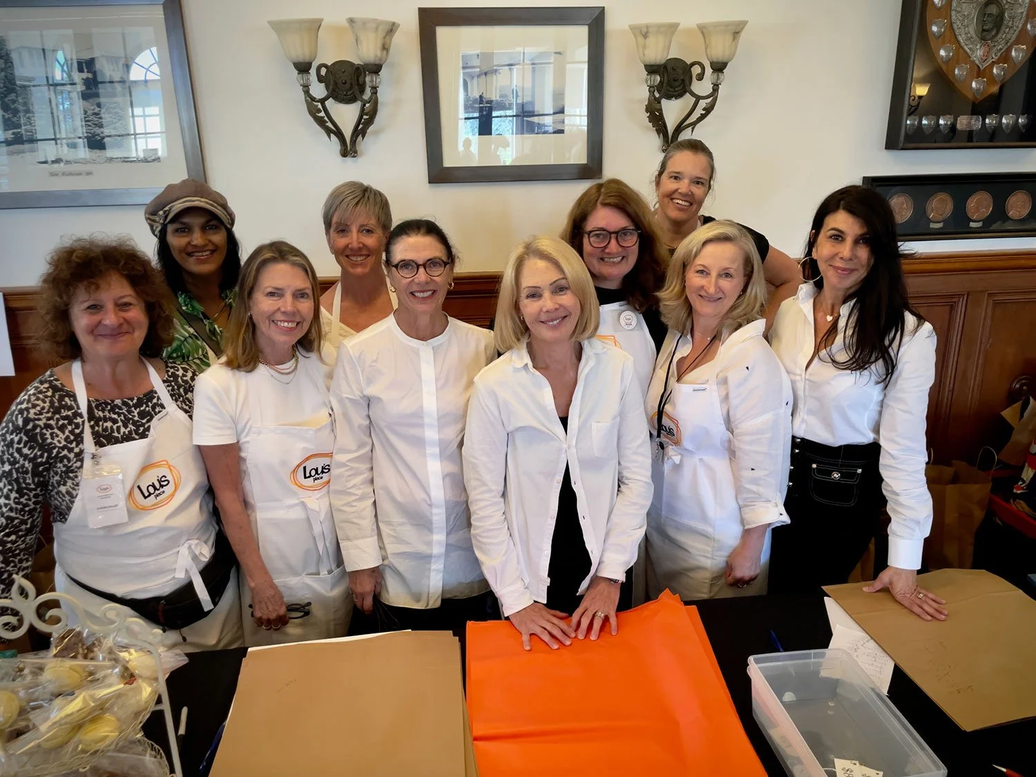  Lou's Closet Volunteers 